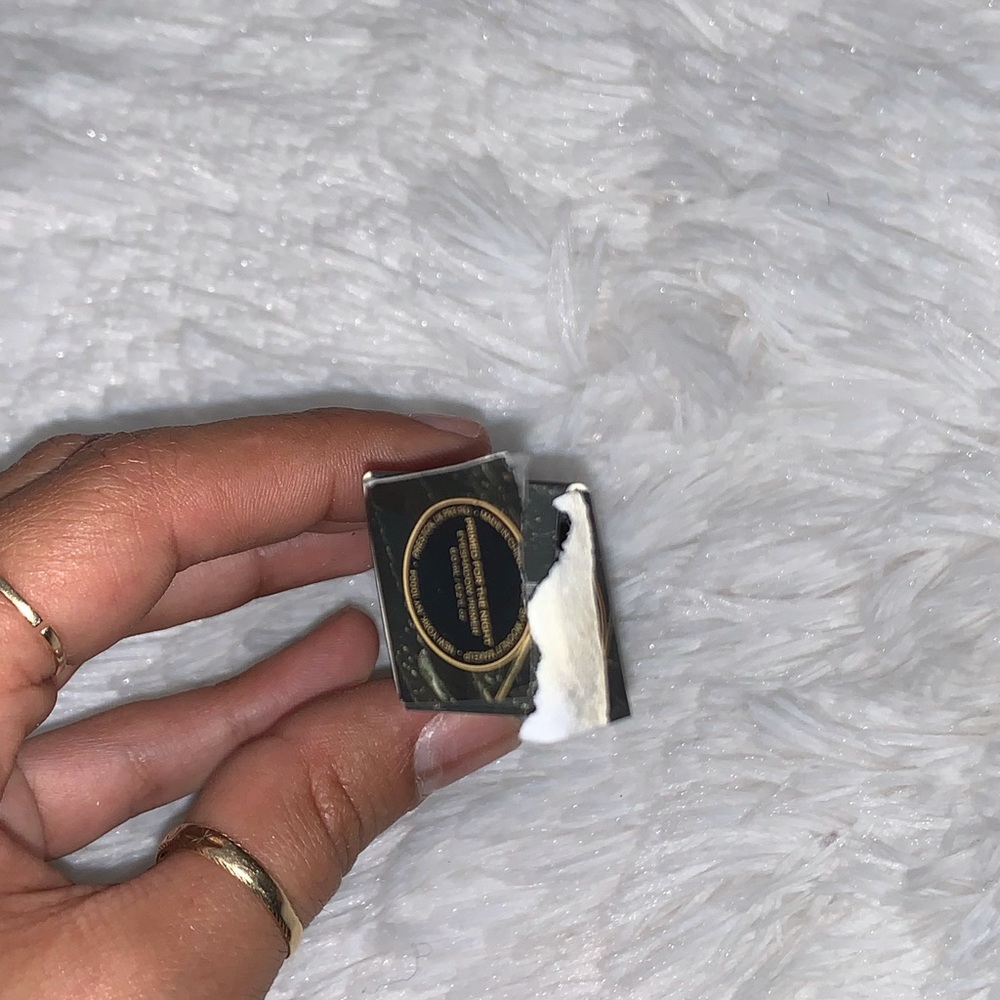 Eyeshadow primer - Picture 4 of 6